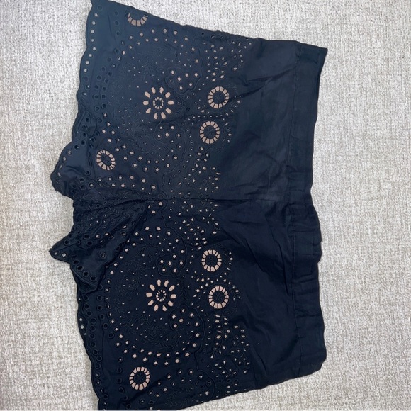 BCBG Max Azria embroidered lace drawstring short shorts S - Picture 7 of 13